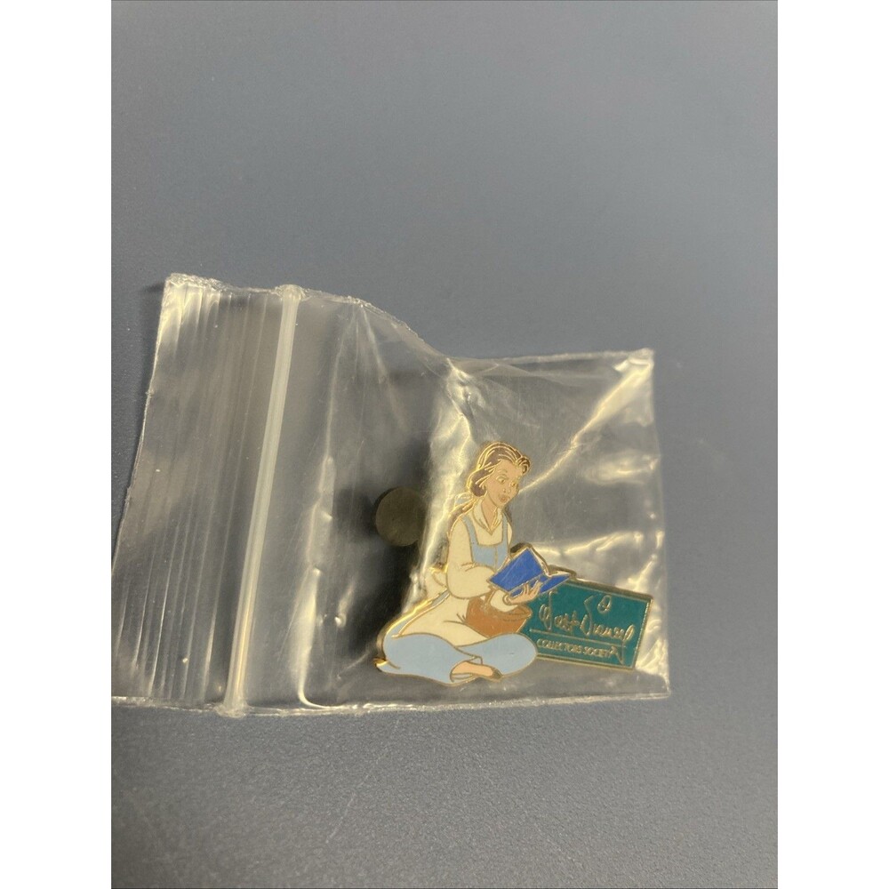 Rare Disney WDCC 2005 Belle Reading Member Exclusive Pin - Beauty and the Beast